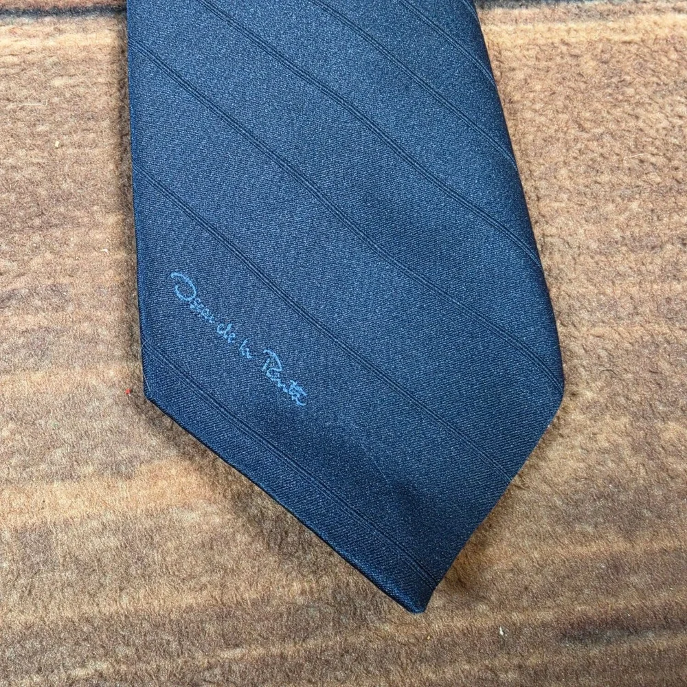 Oscar de la Renta Necktie Mens One Size Navy Blue Good Ribbed Silk Blend USA